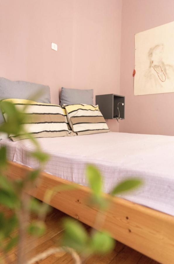 Nice Apartment Near City Center Athena Bagian luar foto