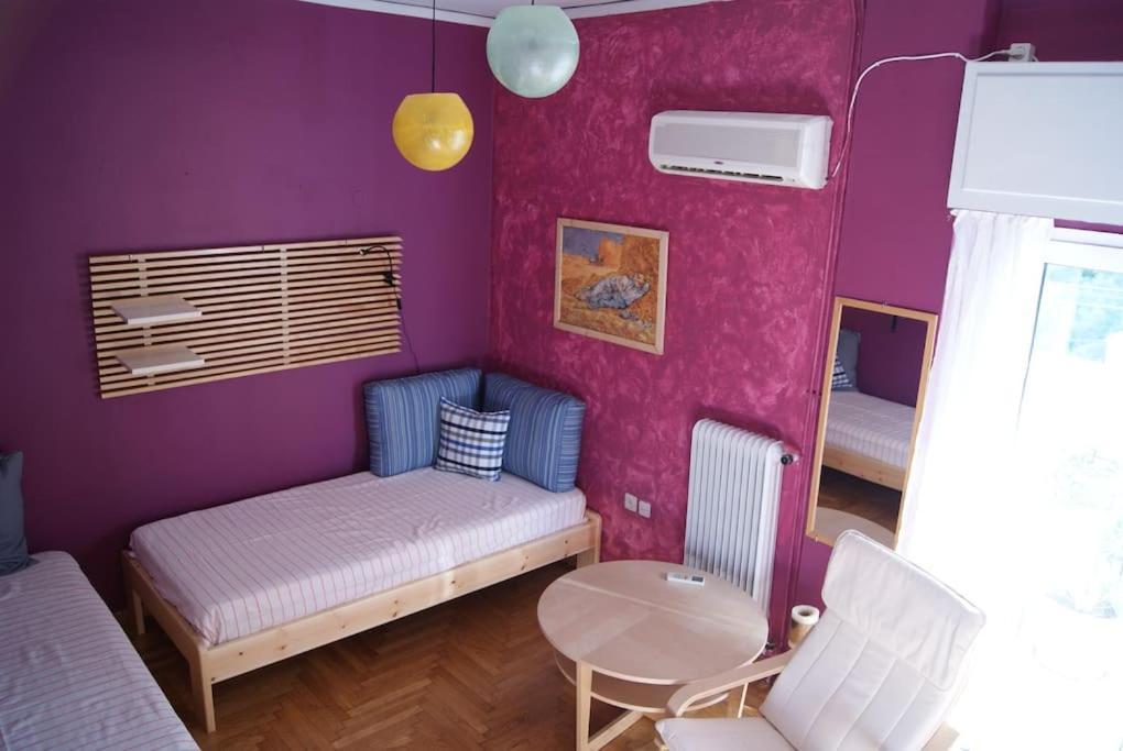 Nice Apartment Near City Center Athena Bagian luar foto