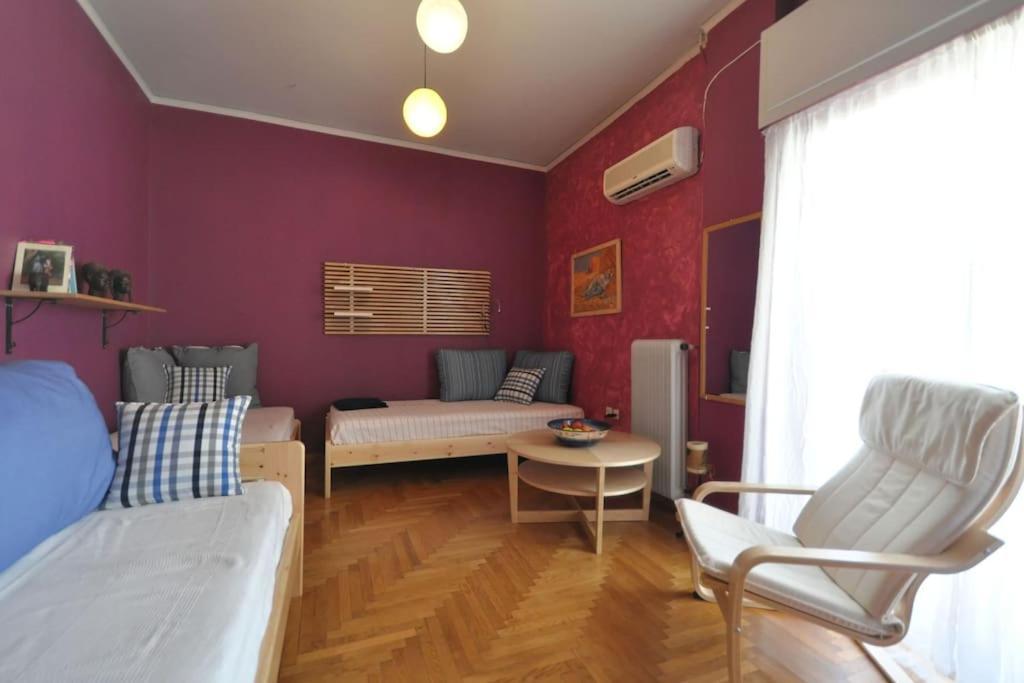 Nice Apartment Near City Center Athena Bagian luar foto