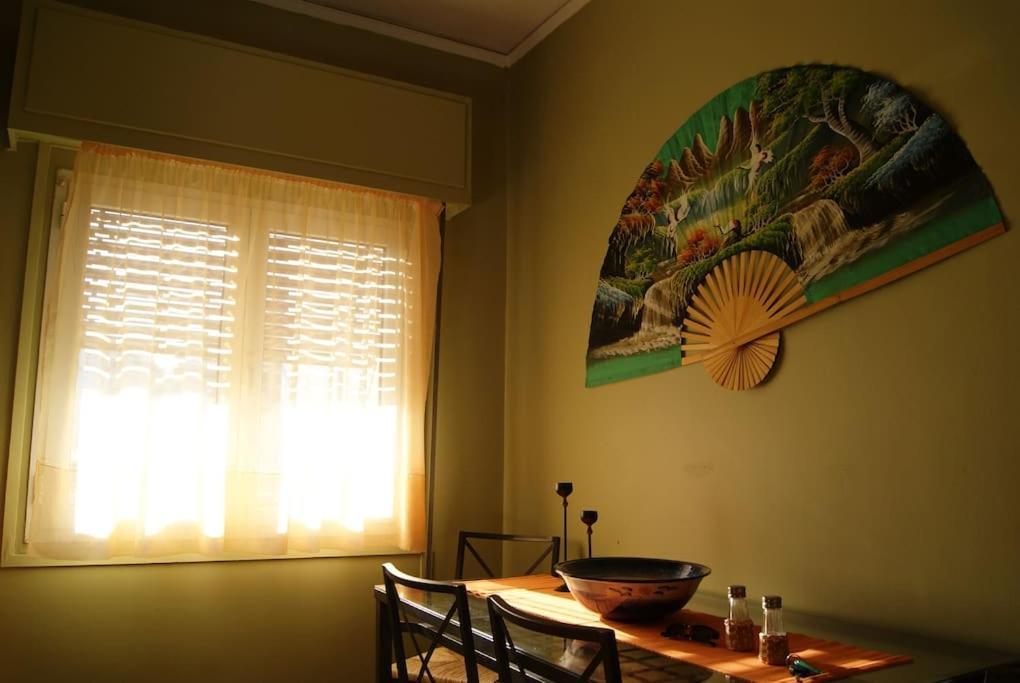 Nice Apartment Near City Center Athena Bagian luar foto